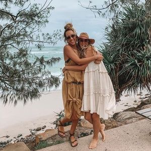 NWT Spell & the Gypsy Hanalei Midi